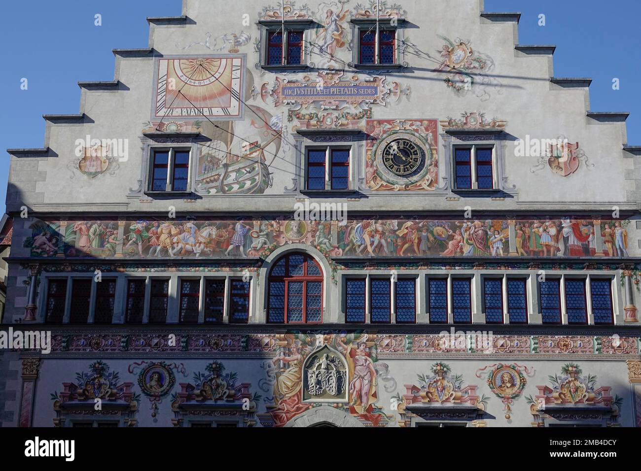 Ancienne mairie de style gothique avec frises, façade face à Reichsplatz, Lindau am Lake Constance, Swabia, Bavière, Allemagne Banque D'Images