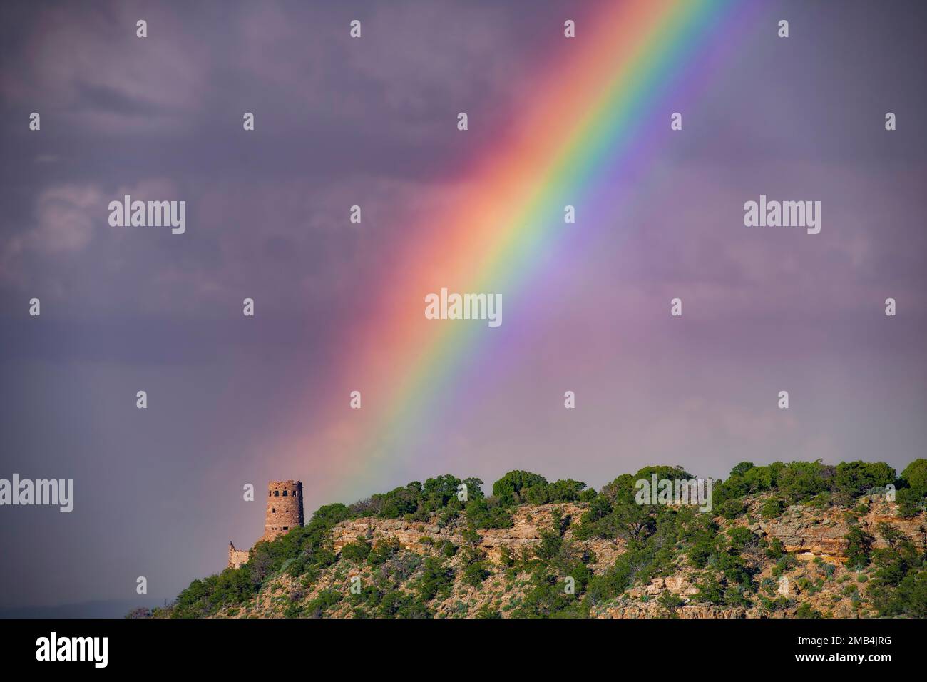 Tour de guet avec arc-en-ciel, Desert View point, vue de Navajo point, Parc national du Grand Canyon, Arizona, États-Unis, Amérique du Nord Banque D'Images