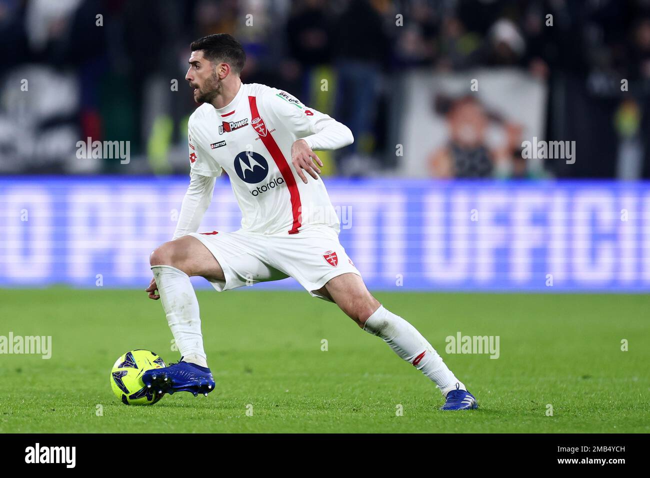 Mattia Valoti de l'AC Monza en action pendant le match de football de Coppa Italia entre Juventus FC et AC Monza au stade Allianz sur 19 janvier 2023 à Turin, Italie . Credit: Marco Canoniero / Alamy Live News Banque D'Images