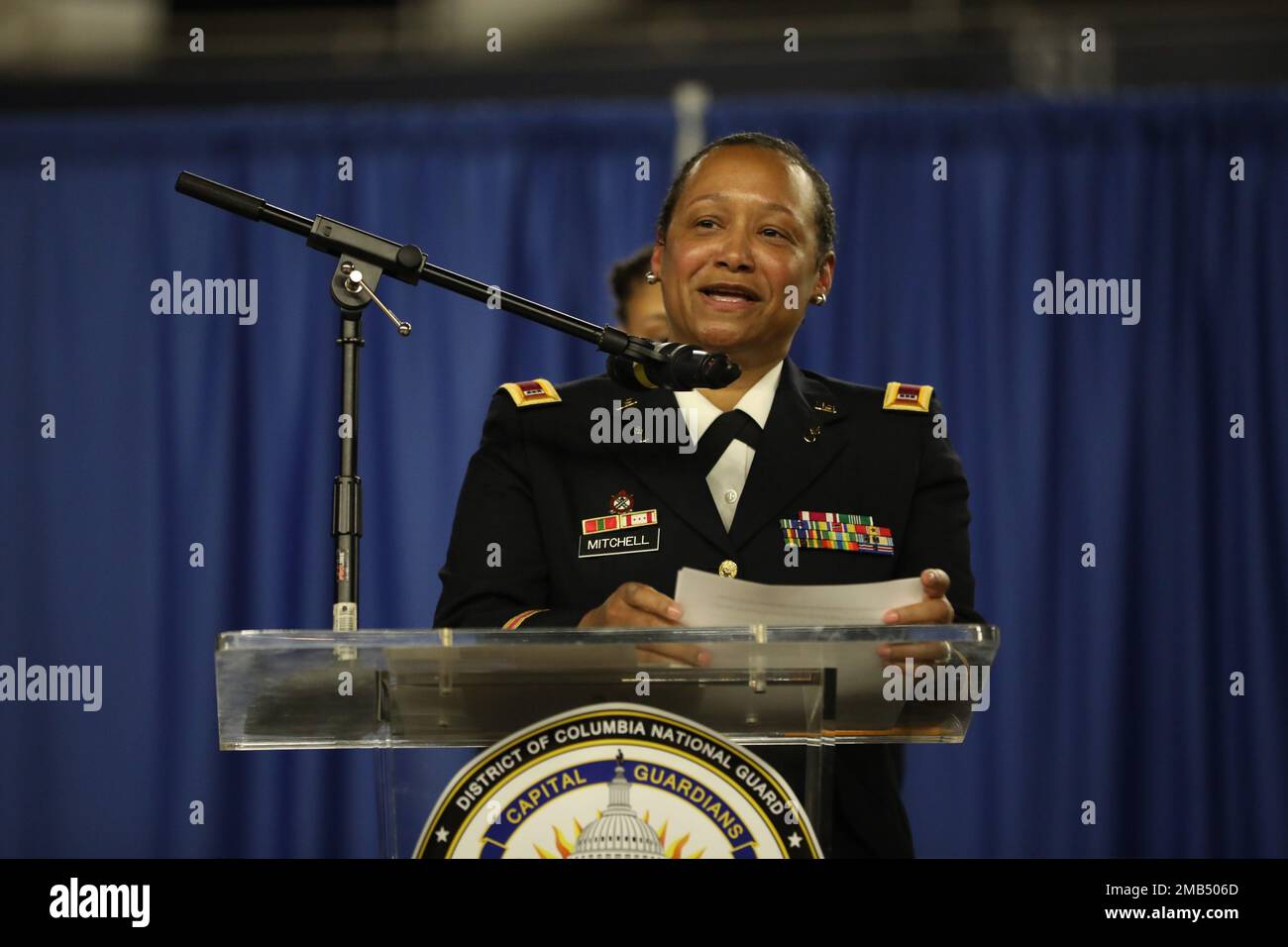 CW3 Sherry D Mitchell et le CSM Juan J Mitchell célèbrent la retraite de la 12 juin 2022 de la Garde nationale du DC, à l'Armory de la Garde nationale du DC après 70 ans de service combiné. Banque D'Images