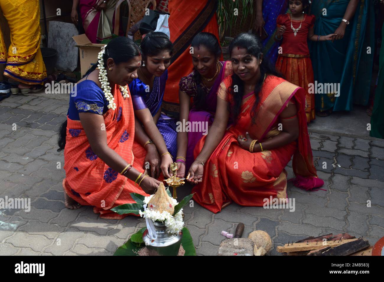 Femme thaïlandaise Pongal Banque D'Images