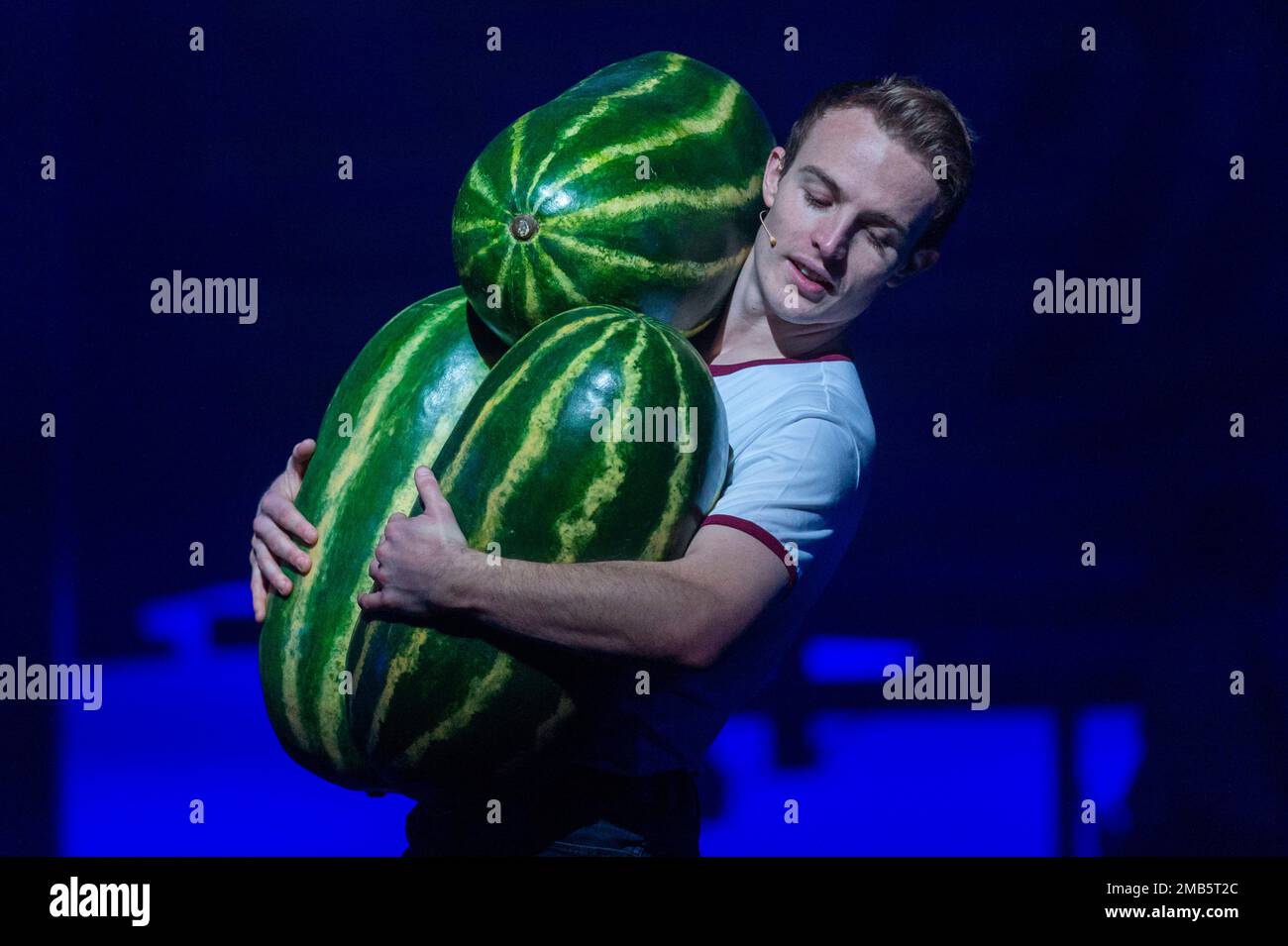 Londres, Royaume-Uni. 20 janvier 2023. Danny Colligan, membre de la troupe, a déclaré Billy Kostecki à un photocall pour le retour de « Dirty Dancing – The Classic Story on Stage » au Dominion Theatre du West End jusqu’au 29th avril. Credit: Stephen Chung / Alamy Live News Banque D'Images