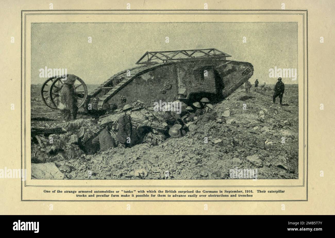 LE BRITANNIQUE A BLINDÉ LA VOITURE OU LE CHAR d'ASSAUT du livre The Story of the Great War; The Complete history of events to ce jour LES JOURNAUX DIPLOMATIQUES ET D'ÉTAT de Reynolds, Francis Joseph, 1867-1937; Churchill, Allen Leon; Miller, Francis Trevelyan, 1877-1959; Wood, Leonard, 1860-1927; Knight, Austin Melvin, 1854-1927; Palmer, Frederick, 1873-1958; Simonds, Frank Herbert, 1878-; Ruhl, Arthur Brown, 1876- Volume VI publié en 1920 Banque D'Images