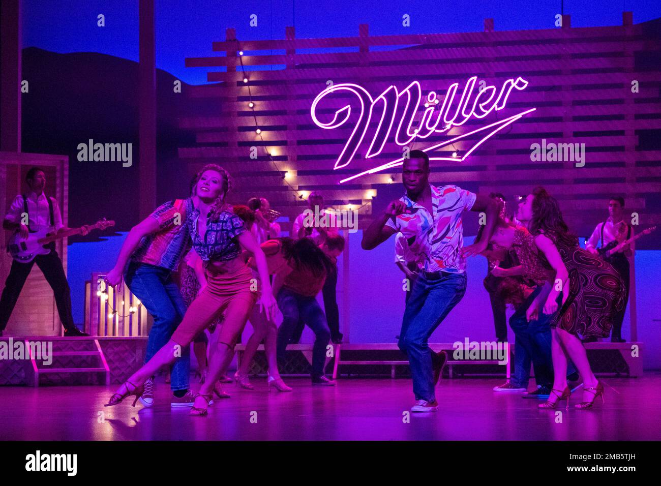 Londres, Royaume-Uni. 20 janvier 2023. Des membres de la troupe à un photocall pour le retour de “Dirty Dancing – The Classic Story on Stage” au Dominion Theatre du West End jusqu’au 29th avril. Credit: Stephen Chung / Alamy Live News Banque D'Images