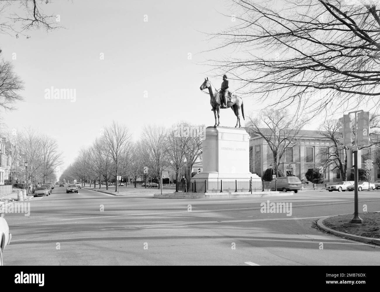 L'immense Stonewall Jackson Memorial à Richmond, en Virginie. À la suite du meurtre de George Floyd, cette statue et son piédestal ont été enlevés. Banque D'Images