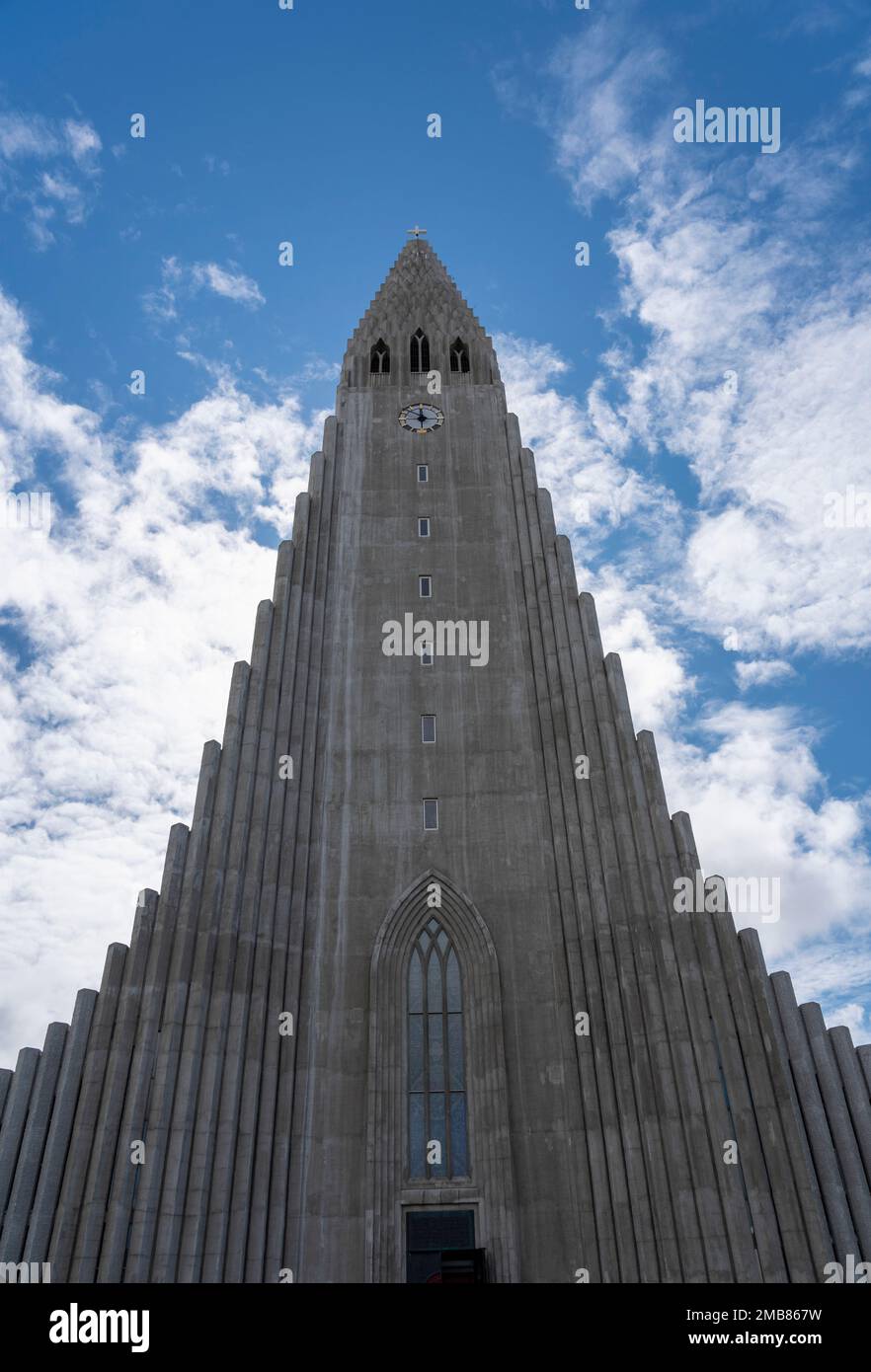 Église de Hallgrimskirkja à Reykjavik, Islande. Banque D'Images