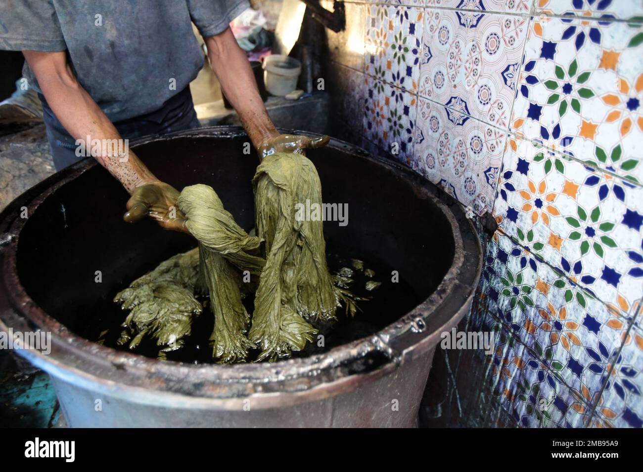 Dyer trimestre dans le souk. Marrakech. Maroc. Banque D'Images