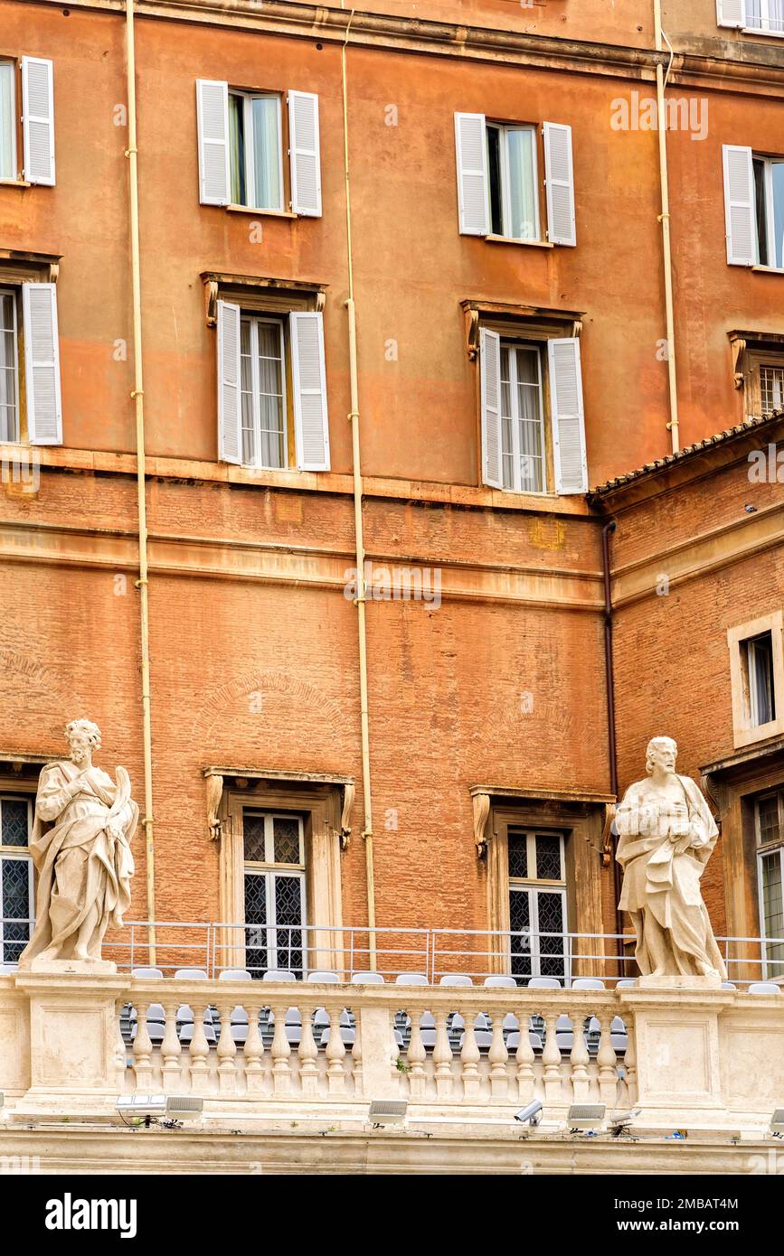 Cité du Vatican, Etat de la Cité du Vatican - 10 juin 2016 : le Palais apostolique, résidence officielle du Pape, également connu sous le nom de Palais papal. Banque D'Images