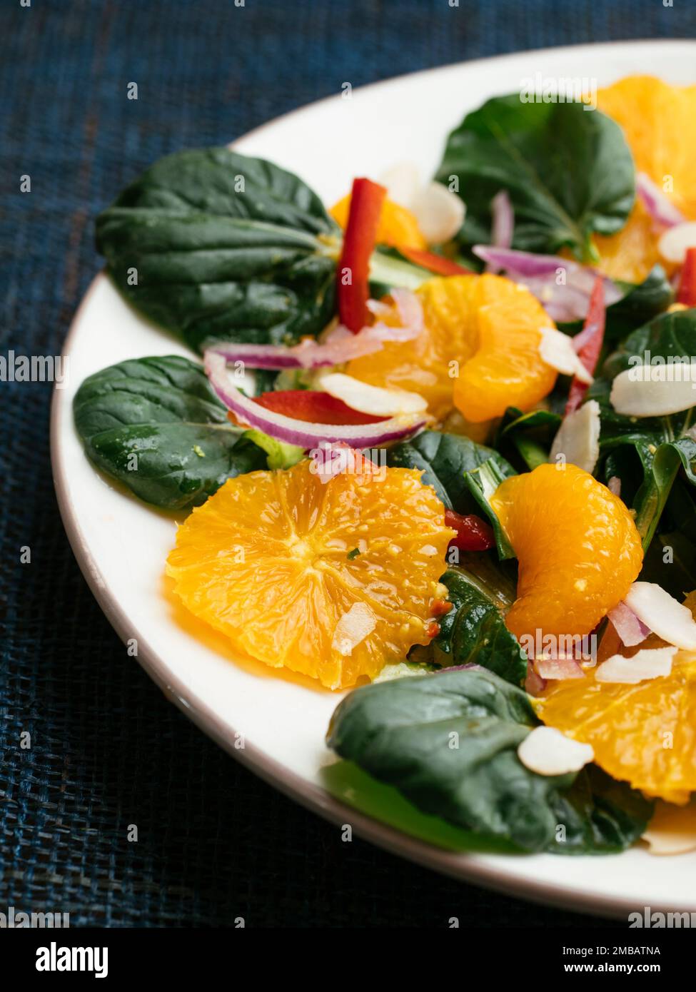 Salade Tatsoi, orange et mandarine Banque D'Images