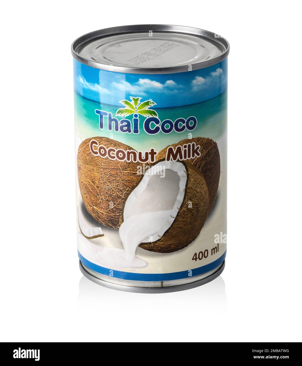 Chisinau, Moldavie 16 novembre 2016: Lait de coco thaïlandais isolé sur blanc pour la cuisine et le dessert thaïlandais traditionnels ou dilué pour le mil de noix de coco léger Banque D'Images