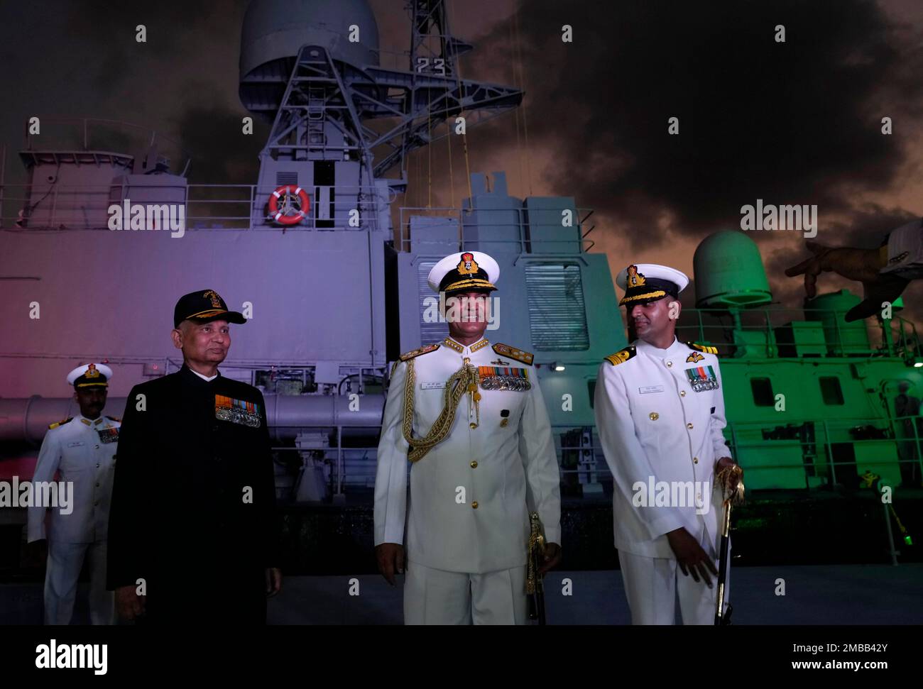 Chief of the Indian Naval Staff Admiral R Hari Kumar, second righ, attends a ceremony to decommission Indian Naval ships Nishank and Akshay after rendering 32 years of service at Naval Dockyard in Mumbai, India, Friday June 3, 2022. (AP Photo/Rajanish kakade) Banque D'Images