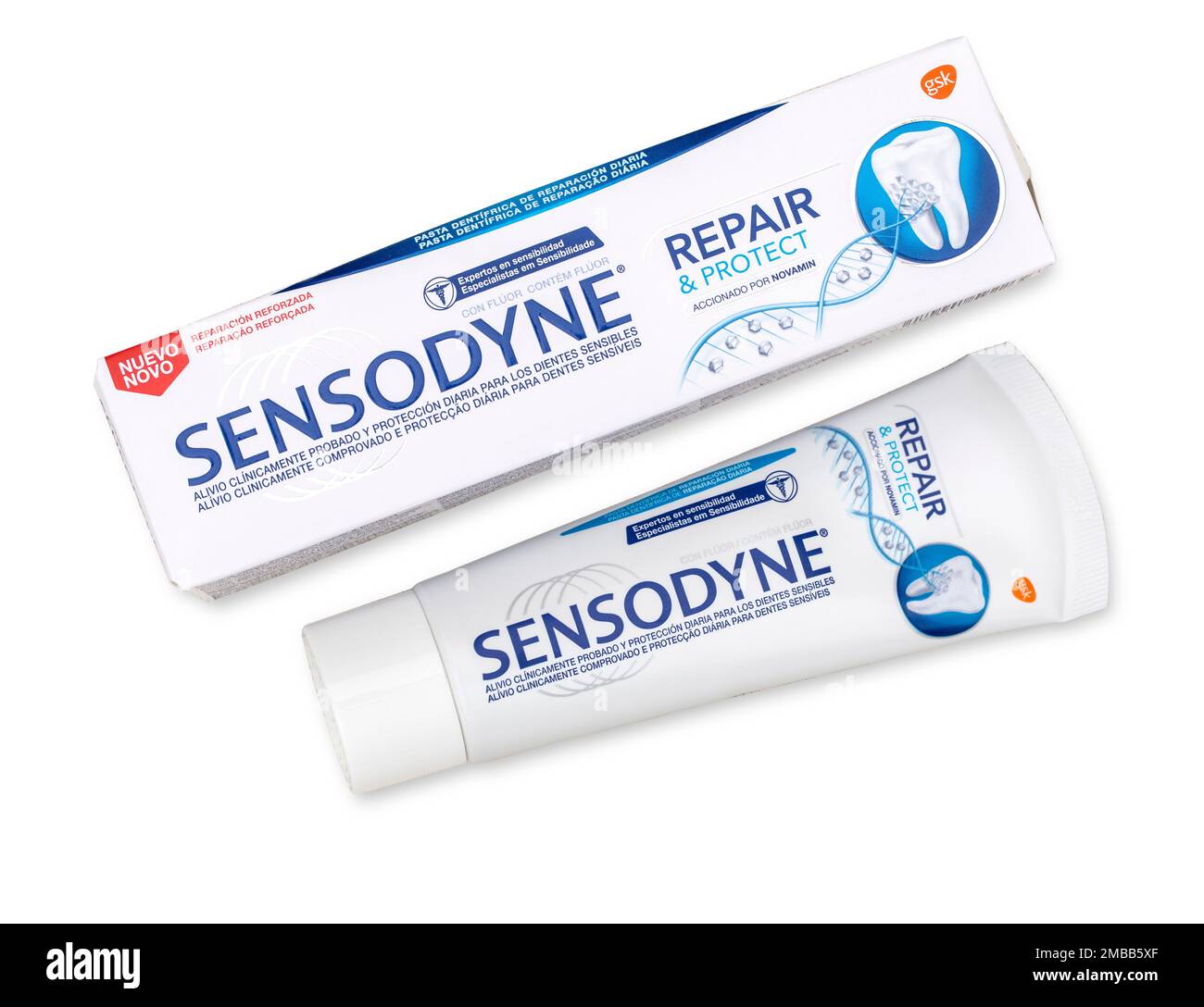 Chisinau, Moldova avril, 22, 2016: Dentifrice Sensodyne, protection complète au fluorure. Sensodyne est un produit de GlaxoSmithKline. Banque D'Images