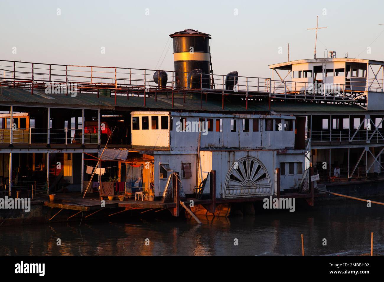 Old Paddle Boat au Myanmar Banque D'Images