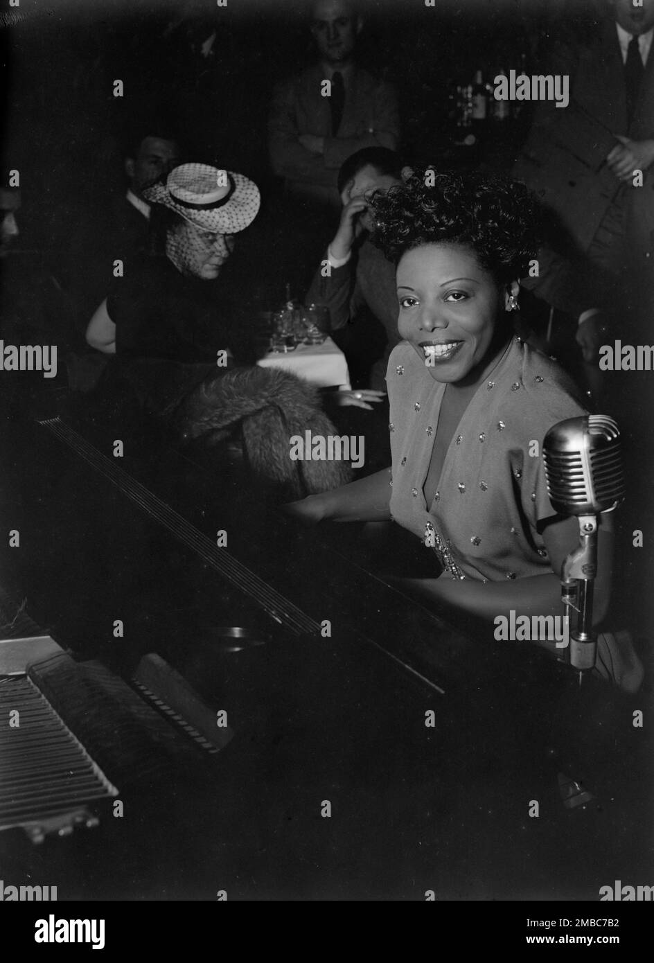 Portrait de Mary Lou Williams, CAF et#xda; Society (Centre-ville), New York, N.Y., env. Juin 1947. Banque D'Images