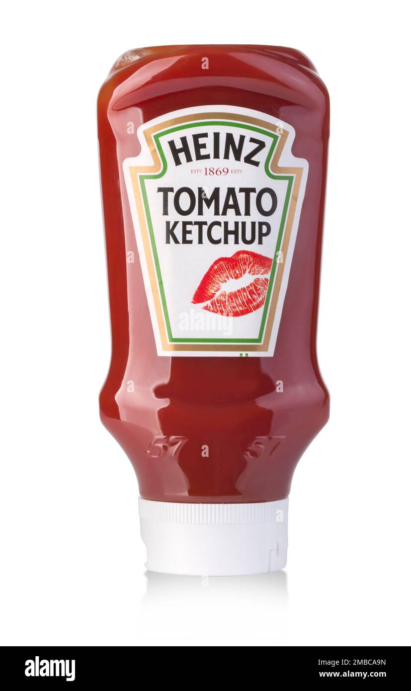 Chisinau, Moldavie - 18 août 2016: Sauce Heinz à la tomate ketchup en bouteille en plastique. Studio tourné en blanc Banque D'Images