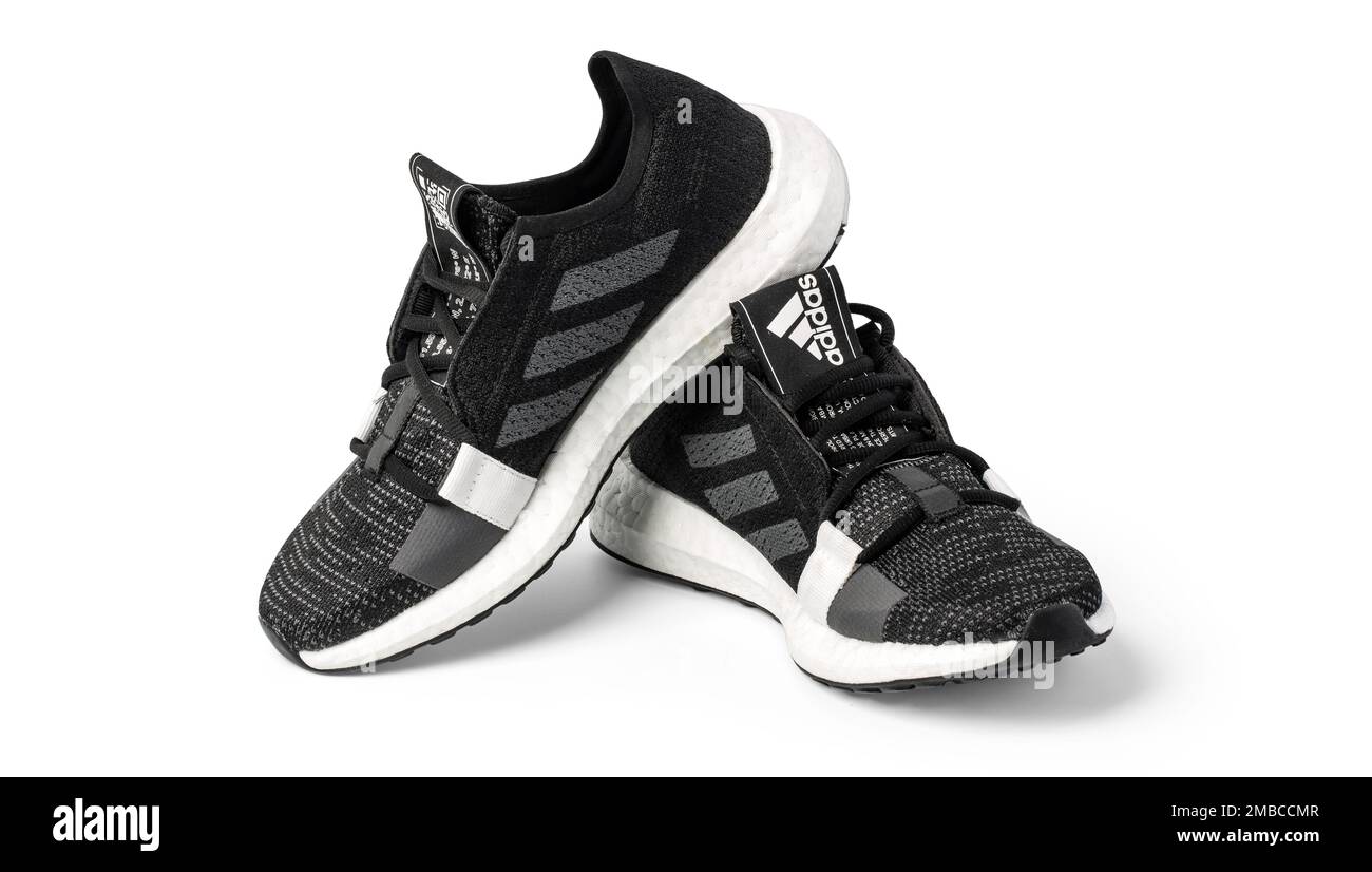 Chisinau, Moldavie< 11 janvier 2020: Chaussures de sport Adidas pour la course à pied pour femme - éditorial Banque D'Images