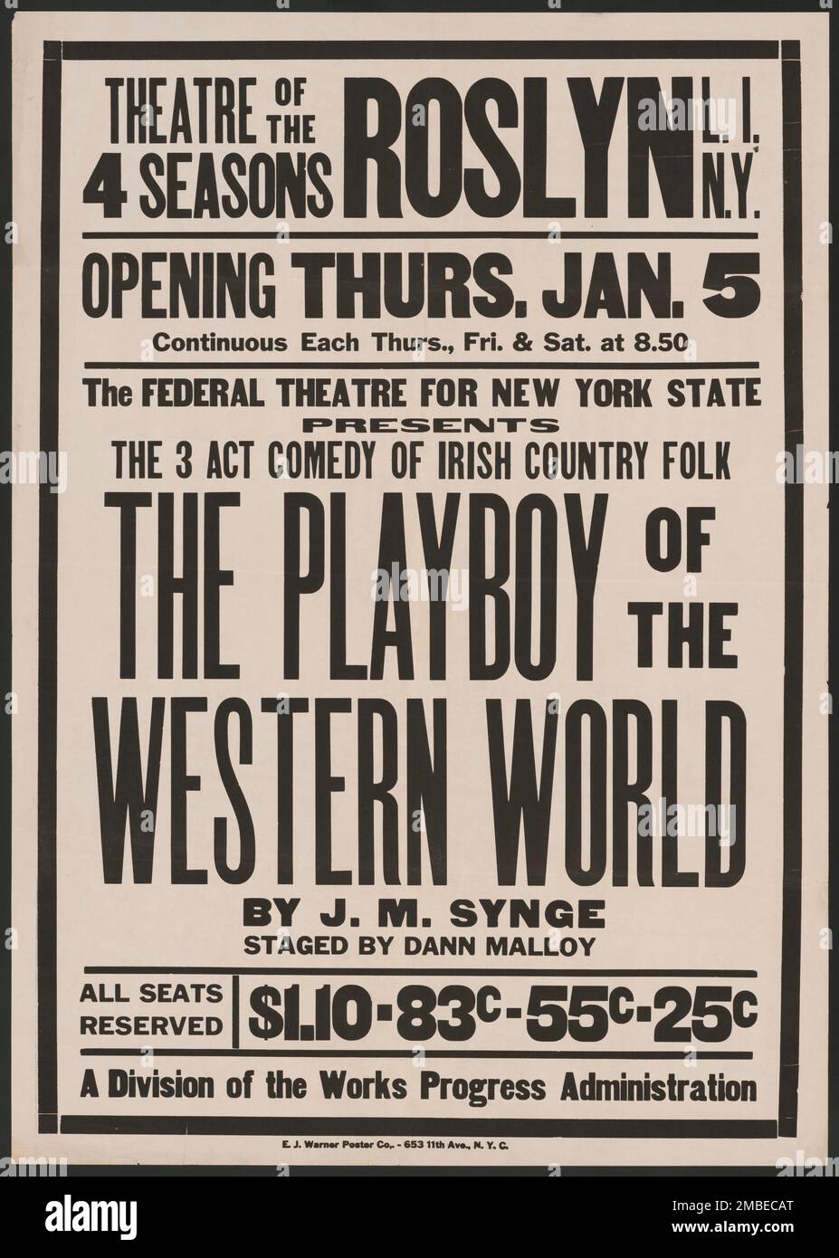 The Playboy of the Western World, Roslyn, NY, 1939. Le Federal Theatre Project, créé par les États-Unis Works Progress Administration, en 1935, a été conçu pour conserver et développer les compétences des travailleurs du théâtre, les réemployer sur les secours publics, et pour amener le théâtre à des milliers aux États-Unis qui n'avaient jamais vu auparavant des spectacles de théâtre en direct. Banque D'Images