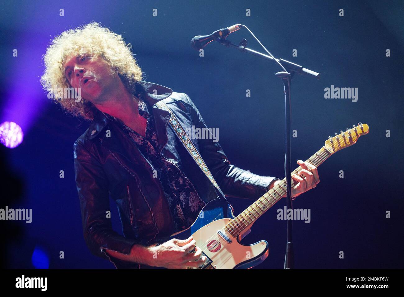 Madrid, Espagne. 20th janvier 2023. Le chanteur Ovidi Tormo du groupe Los Zigarros se produit sur scène au festival Inverfest 2023 au WizCenter de Madrid. (Photo par Atilano Garcia/SOPA Images/Sipa USA) crédit: SIPA USA/Alay Live News Banque D'Images