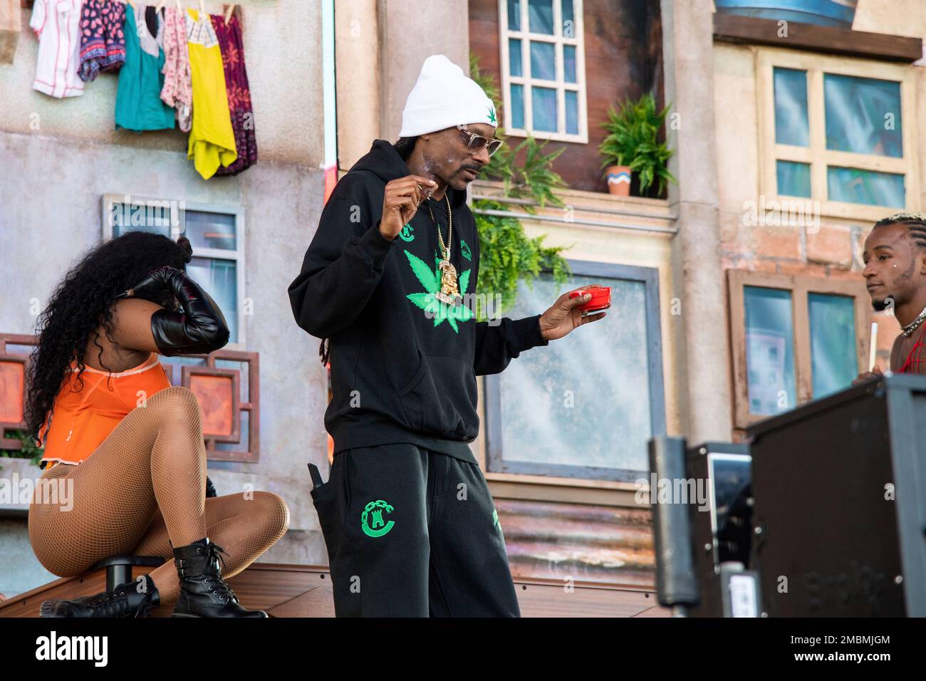 Snoop Dogg performs at the Coachella Music & Arts Festival at the Empire Polo Club on Friday, April 15, 2022, in Indio, Calif. (Photo by Amy Harris/Invision/AP) Banque D'Images