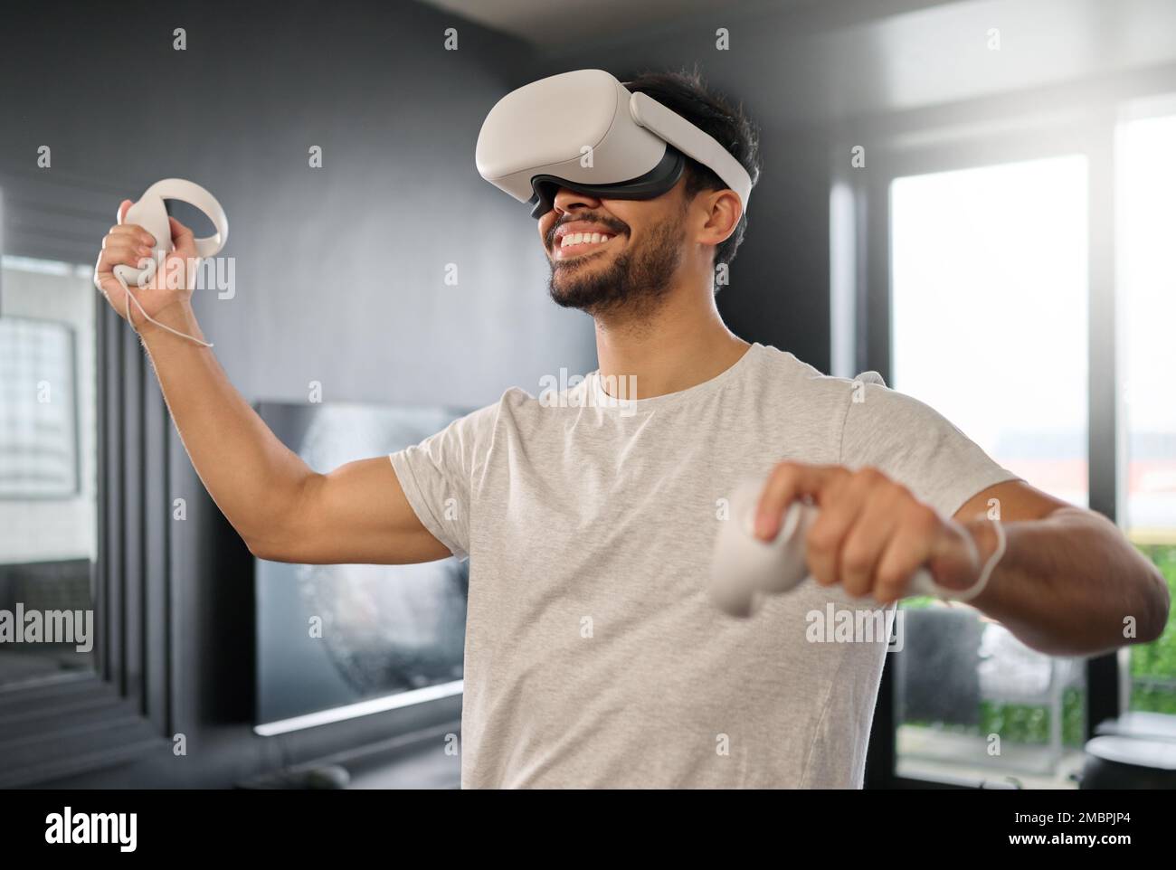 Lunettes de réalité virtuelle, futuriste ou pour jeux en ligne, tableau de bord numérique ui ou jeux. VR, technologie ou expérience vidéo pour s'amuser, se détendre ou Banque D'Images