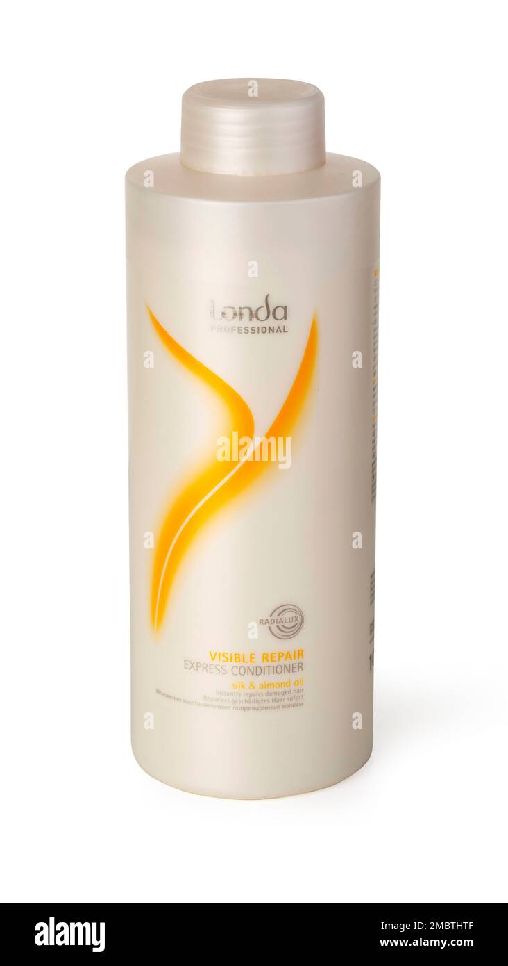 CHISINAU, MOLDAVIE - 06 mars 2016: LONDRES couleur radiance masc. Masque intensif de refaçonnage de cheveux de Londacare, isolé sur fond blanc Banque D'Images CHISINAU, MOLDAVIE - 06 mars 2016: LONDRES couleur radiance masc. Masque intensif de refaçonnage de cheveux de Londacare, isolé sur fond blanc Banque D'Images