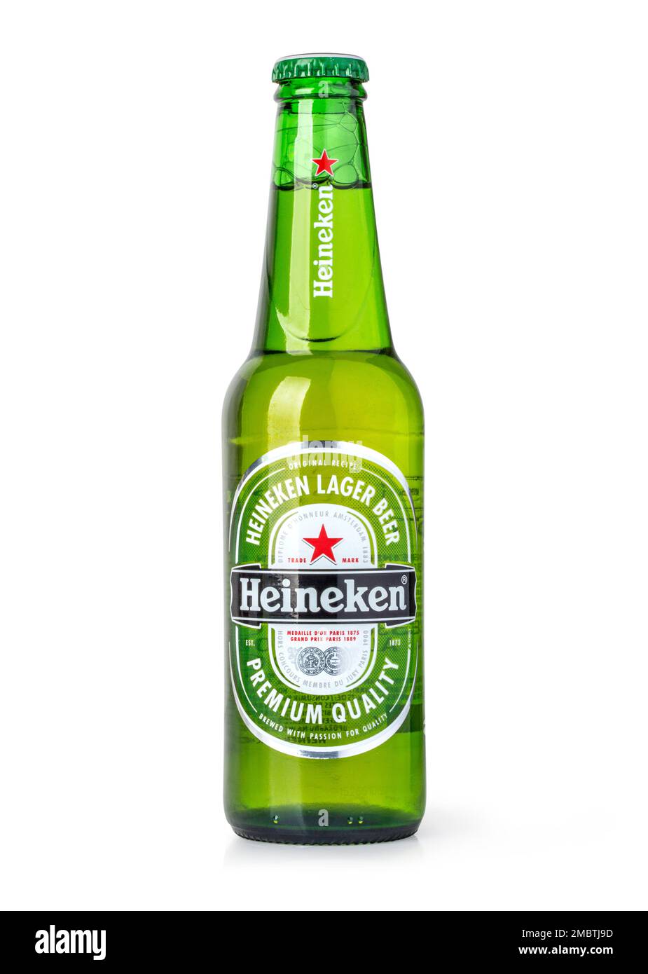 Chisinau, Moldavie - 05 décembre 2015 Heineken bouteille de bière originale isolée sur fond blanc Banque D'Images