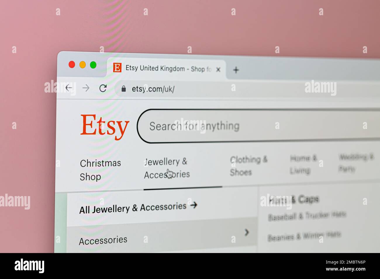 Ostersund, Suède - 12 décembre 2022 : site Internet d'Etsy. Etsy, Inc. Est une société américaine de commerce électronique qui se concentre sur des articles faits à la main ou vintage et des fournitures artisanales. Banque D'Images