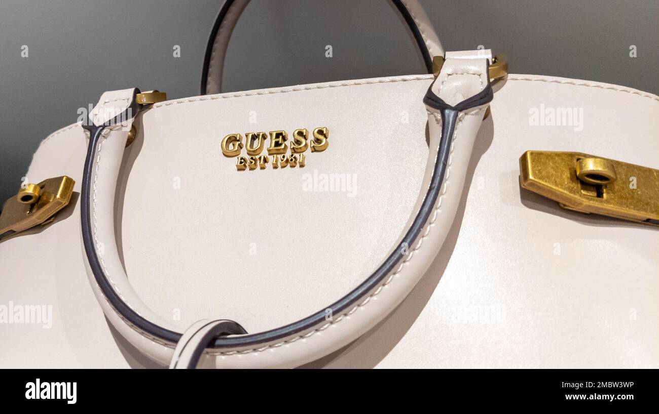 Guess france clearance sac