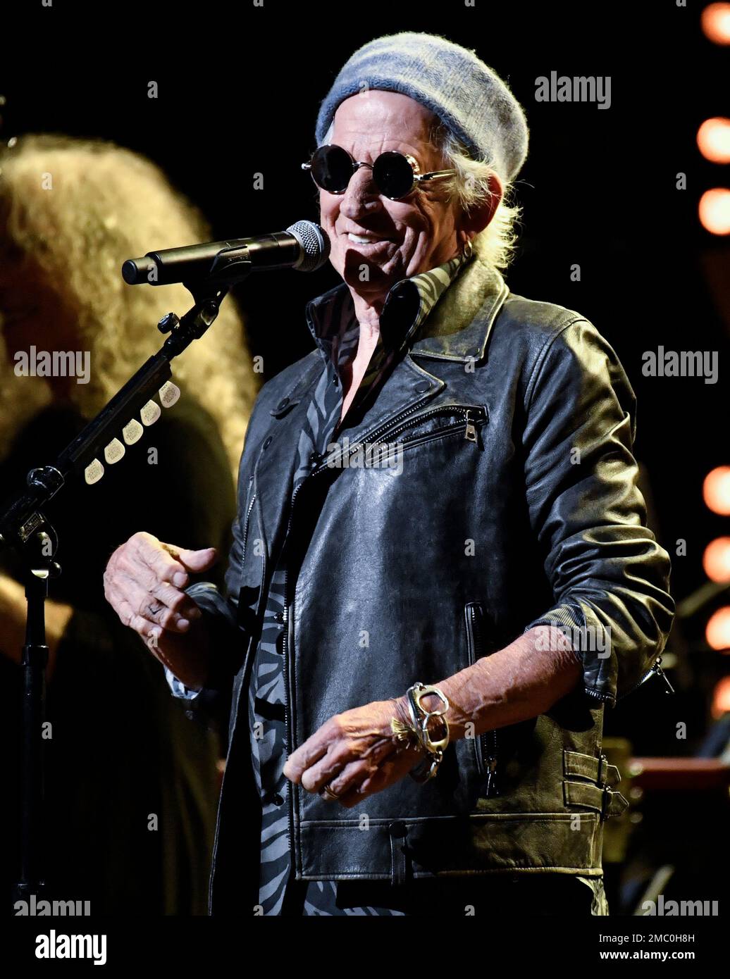 Keith Richards and the X-Pensive Winos perform at the sixth annual Love Rocks NYC benefit concert for God's Love We Deliver at the Beacon Theatre on Thursday, March 10, 2022, in New York. (Photo by Evan Agostini/Invision/AP) Banque D'Images
