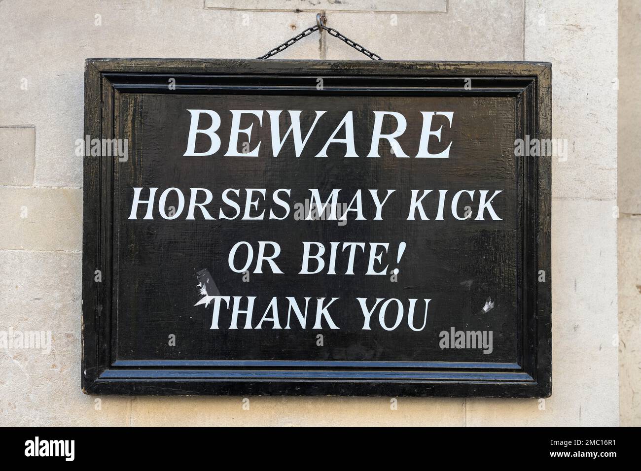 Bouclier à la Horse Guards, soldats du Household Cavalry Mounted Regiment, White Hall, Westminster, Londres, Angleterre, Grande-Bretagne Banque D'Images