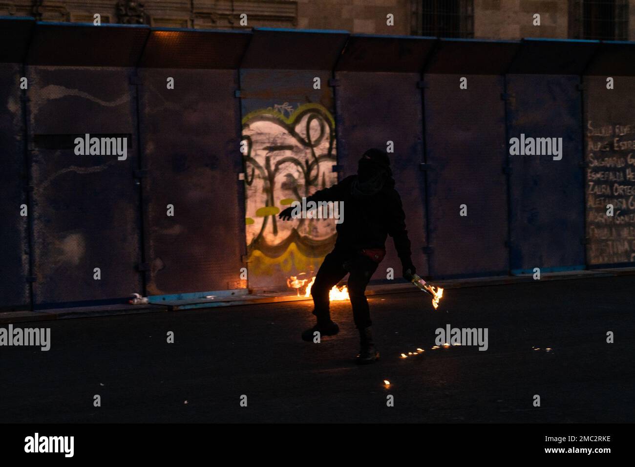 20 janvier 2023, Mexico, Mexique: Des femmes se joignent à une manifestation pour protester ce vendredi pour exiger la suspension de la présence de la Garde nationale dans le métro, considérant qu'elle ne représente pas une mesure préventive réelle pour éviter d'autres accidents après la mort de Yaretzi, Un jeune étudiant de l'Université autonome du Mexique dans un accident sur la ligne 3 du Metro. Sur 20 janvier 2023 à Mexico, Mexique. (Photo par Amaresh V. Narro/ Eyepix Group) Credit: EYEPIX Group/Alay Live News Banque D'Images