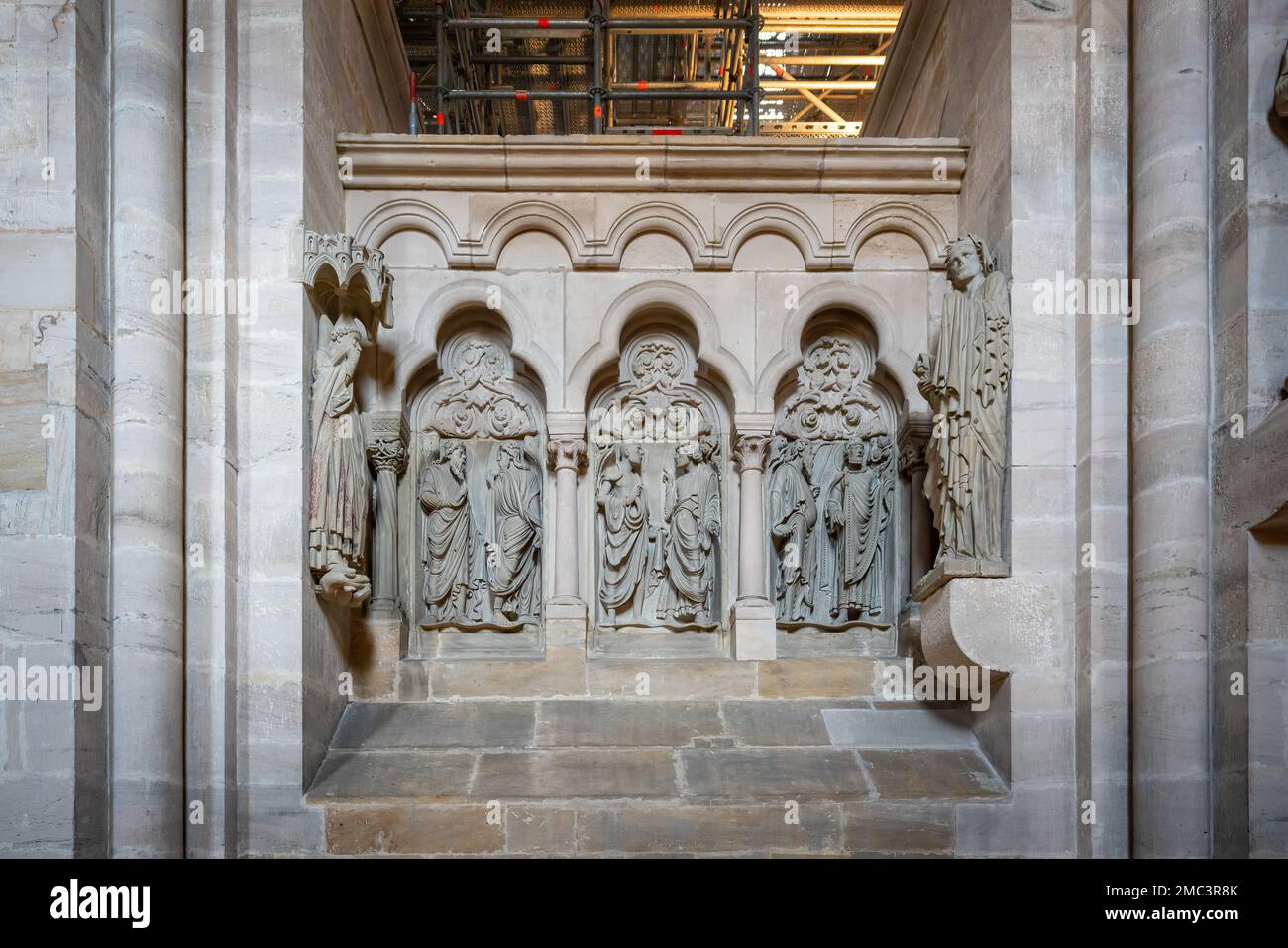 Détail de sculptures avec effigie du Pape Clemens II à la cathédrale intérieure de Bamberg - Bamberg, Bavière, Allemagne Banque D'Images
