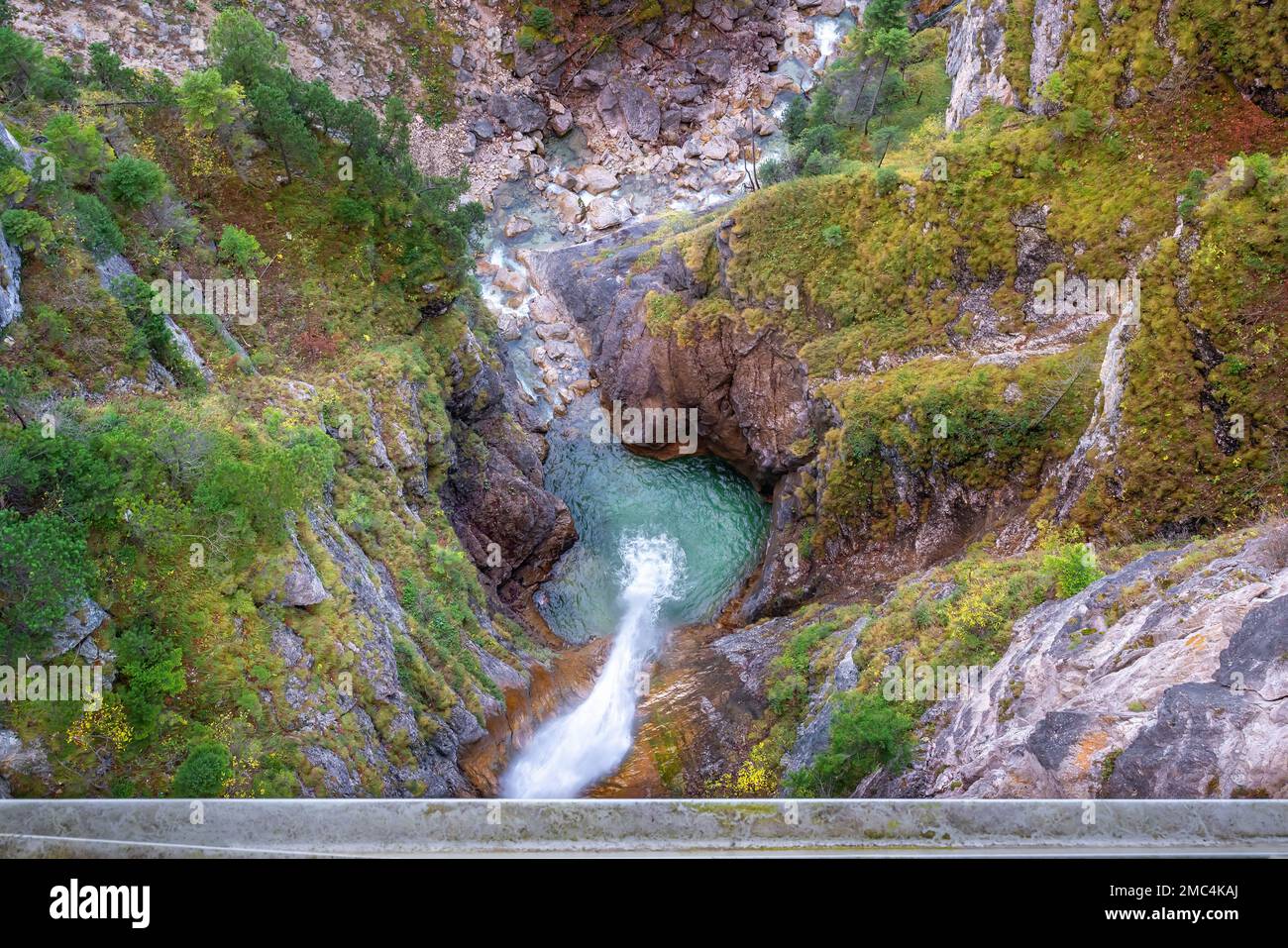 Chute d'eau de la gorge du Polat près de Fussen - Schwangau, Bavière, Allemagne Banque D'Images