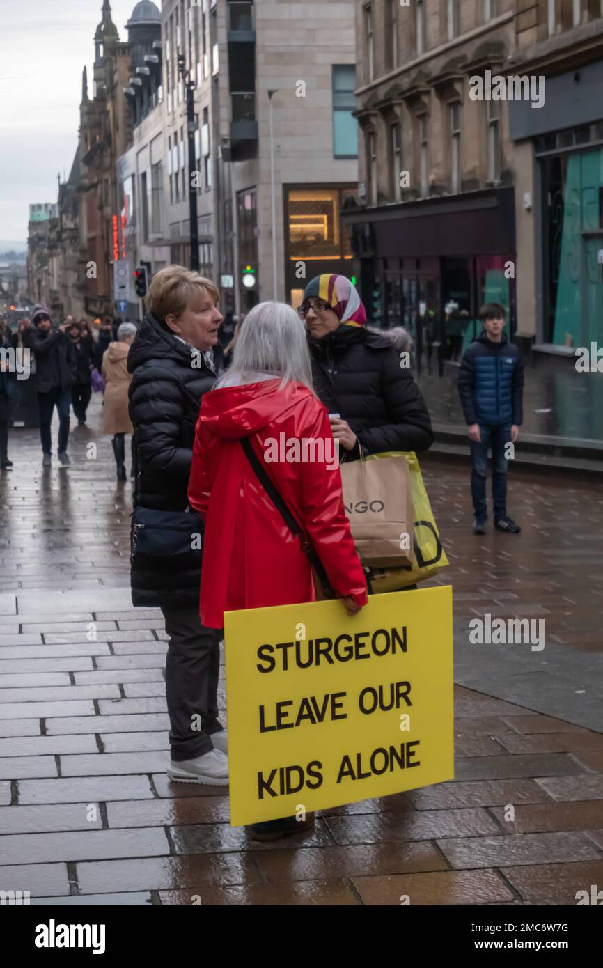 Glasgow, Écosse, Royaume-Uni. 21st janvier 2023. Les manifestants anti-VAX traversent le centre-ville pour un rassemblement aux Buchanan Street Steps. Credit: SKULLY/Alay Live News Banque D'Images