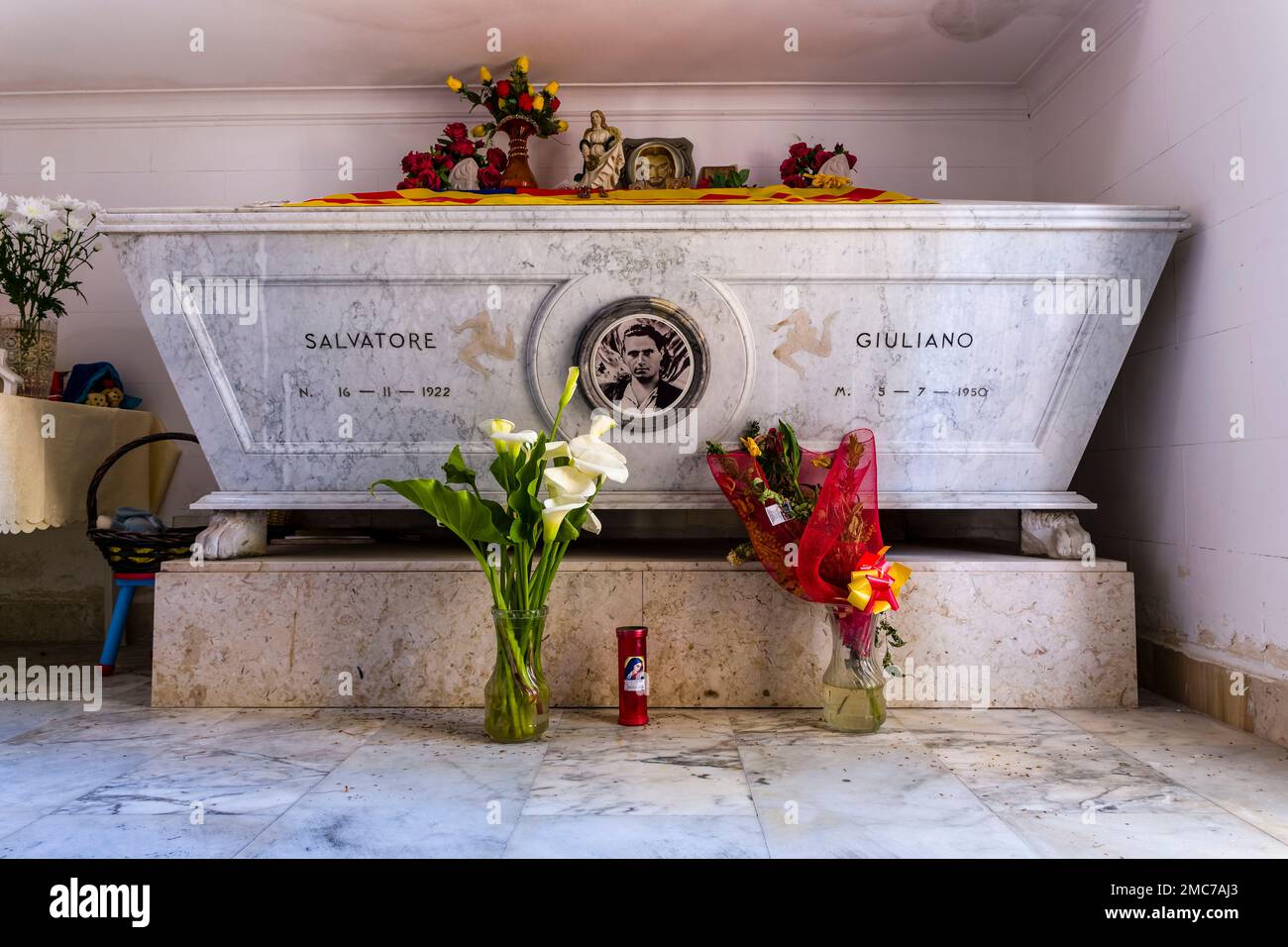 Tombe de Salvatore Giuliano dans le cimetière de Montelepre. Banque D'Images