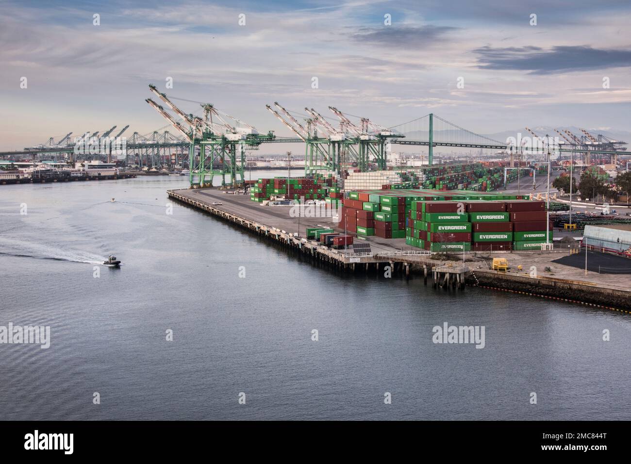 Le port à conteneurs le plus achalandé d'Amérique du Nord, le port de Los Angeles a maintenu son rang de premier port pendant plus de deux décennies avec un volume record Banque D'Images