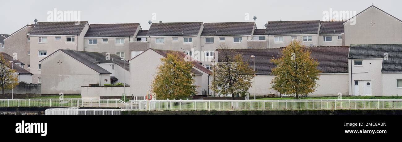 Les appartements du conseil dans les logements pauvres avec de nombreuses questions de protection sociale à Linwood Banque D'Images