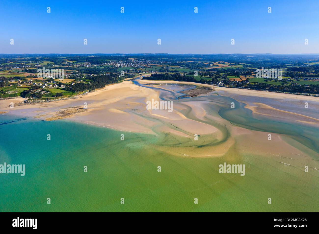 France. Bretagne. Finistère (29) vue aérienne de la baie de Locquirec Banque D'Images