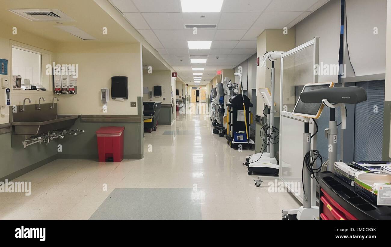 Couloirs d'hôpitaux et machines d'exploitation OU de salle vides Banque D'Images