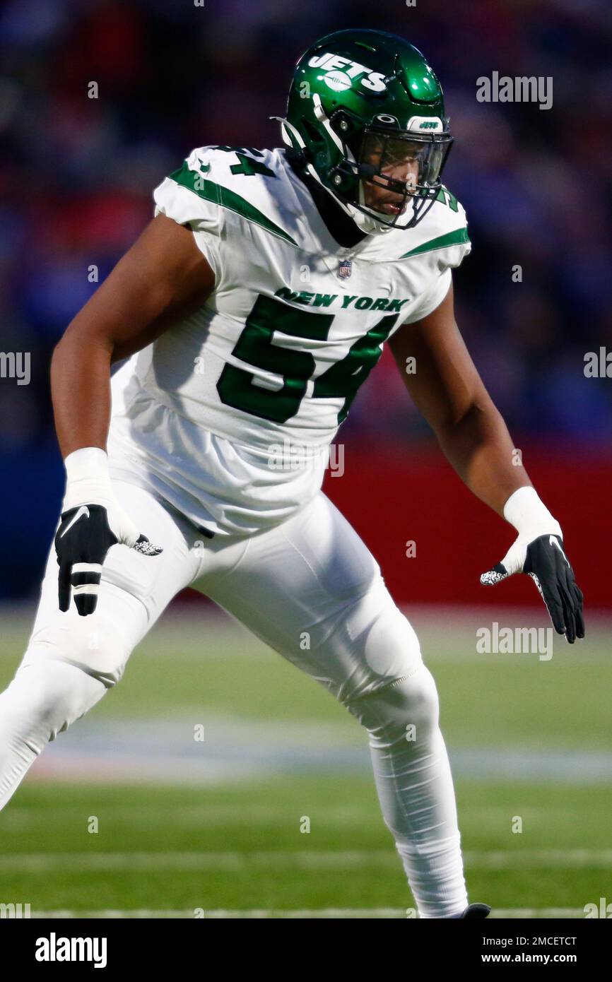 New York Jets defensive end Ronald Blair (54) gets into position during the first half of an NFL football game against the Buffalo Bills in Orchard park, N.Y., Sunday Jan. 9, 2022. (AP/ Photo Jeffrey T. Barnes) Banque D'Images