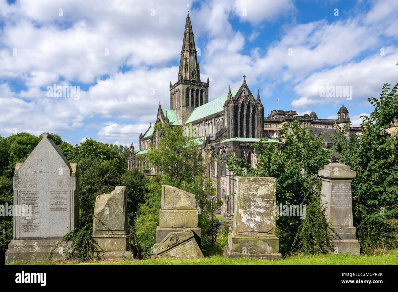 La cathédrale historique de Glasgow du 13e siècle vue de la nécropole de Glasgow Banque D'Images