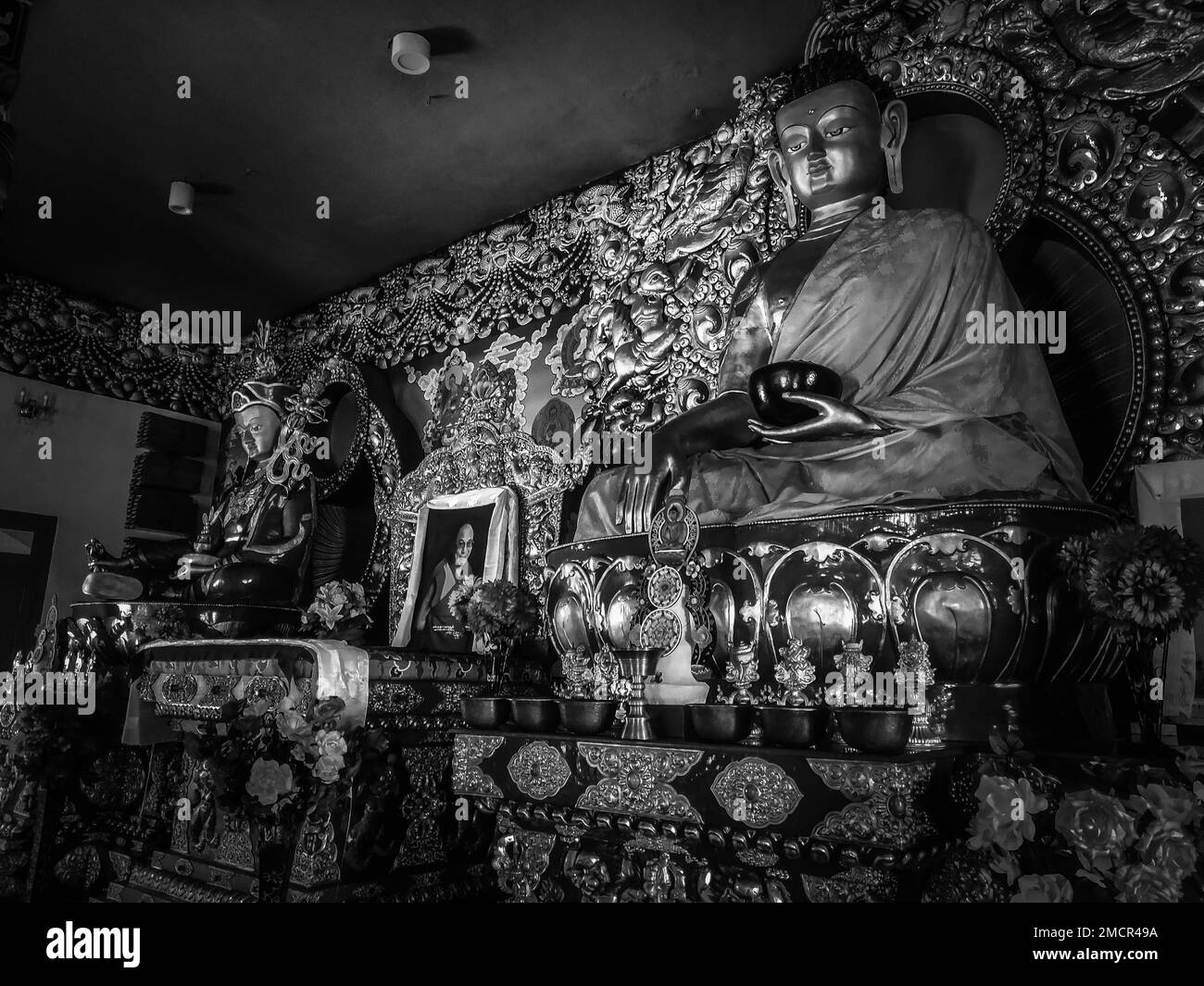 Bouddha dans le monastère de Dzogchen dans le sud de l'Inde. Banque D'Images