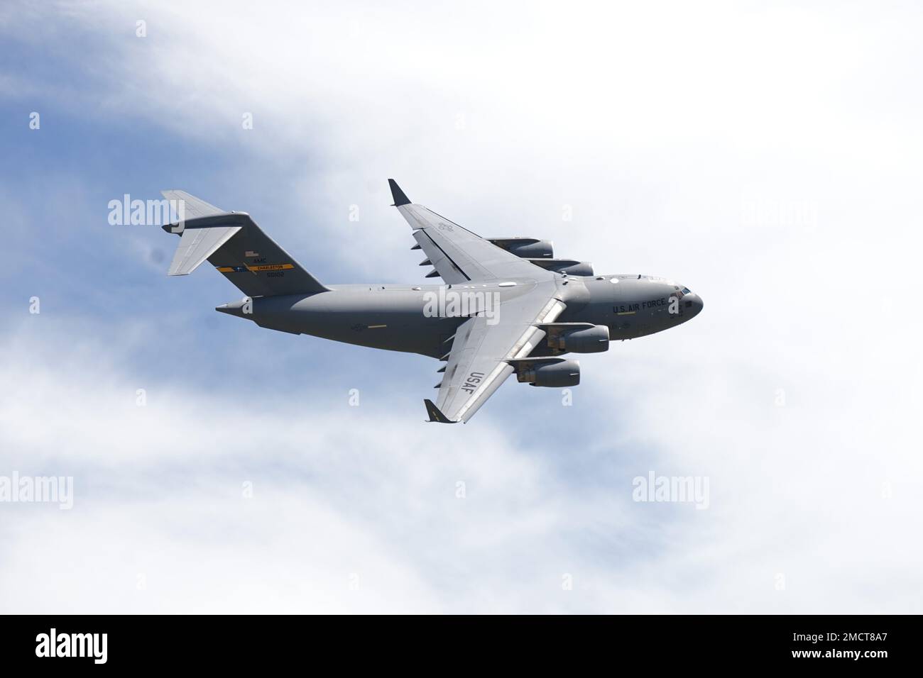 Un avion de transport à grande levée C-17 Globemaster III effectue un survol lors du salon de l'air et de la journée portes ouvertes de Selfridge à 9 juillet 2022. De nombreuses équipes de démonstration aérienne de renommée mondiale ont joué pour des milliers de spectateurs au cours du salon de l'Air en l'honneur des « 100 prochaines années de SANGB Aviation ». Banque D'Images