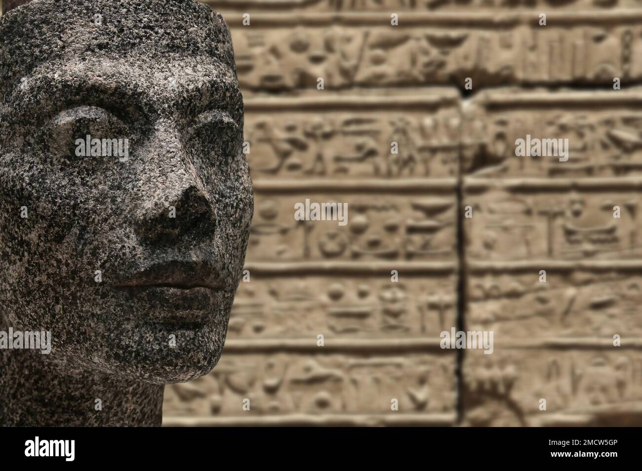 Gros plan d'une statue représentant la célèbre reine Egyptienne Nefertiti Banque D'Images