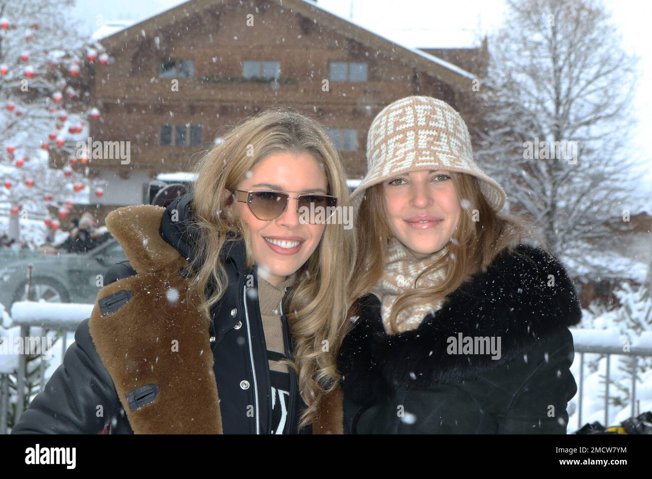 Kitzbuehel, Autriche. 21st janvier 2023. KITZBUEHEL 21,01. 2023, HAHNENKAMM-Rennen, HERREN, ski alpin Rennen, piste, Course de ski alpin pour hommes, Victoria Swarovski, Pauline Swarowski, crédit: SPP Sport Press photo. /Alamy Live News Banque D'Images