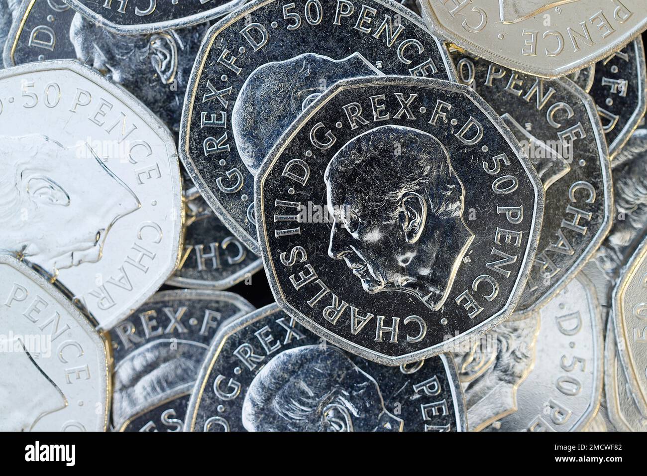 Première effigie de pièces du roi Charles III sur 2022 50 pièces de clôture. Banque D'Images