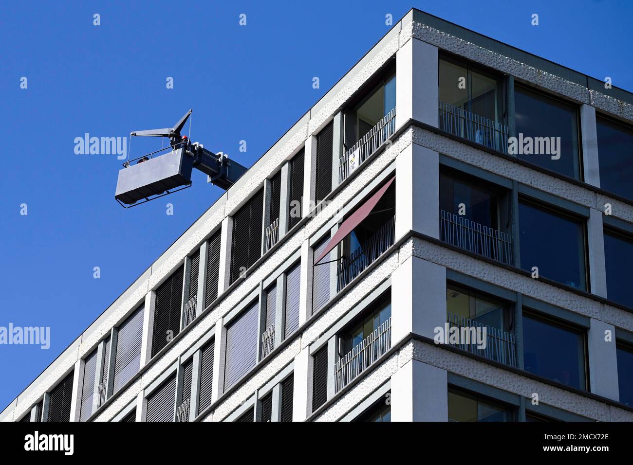 Immeuble avec ascenseur de façade, Zurich, Suisse Banque D'Images