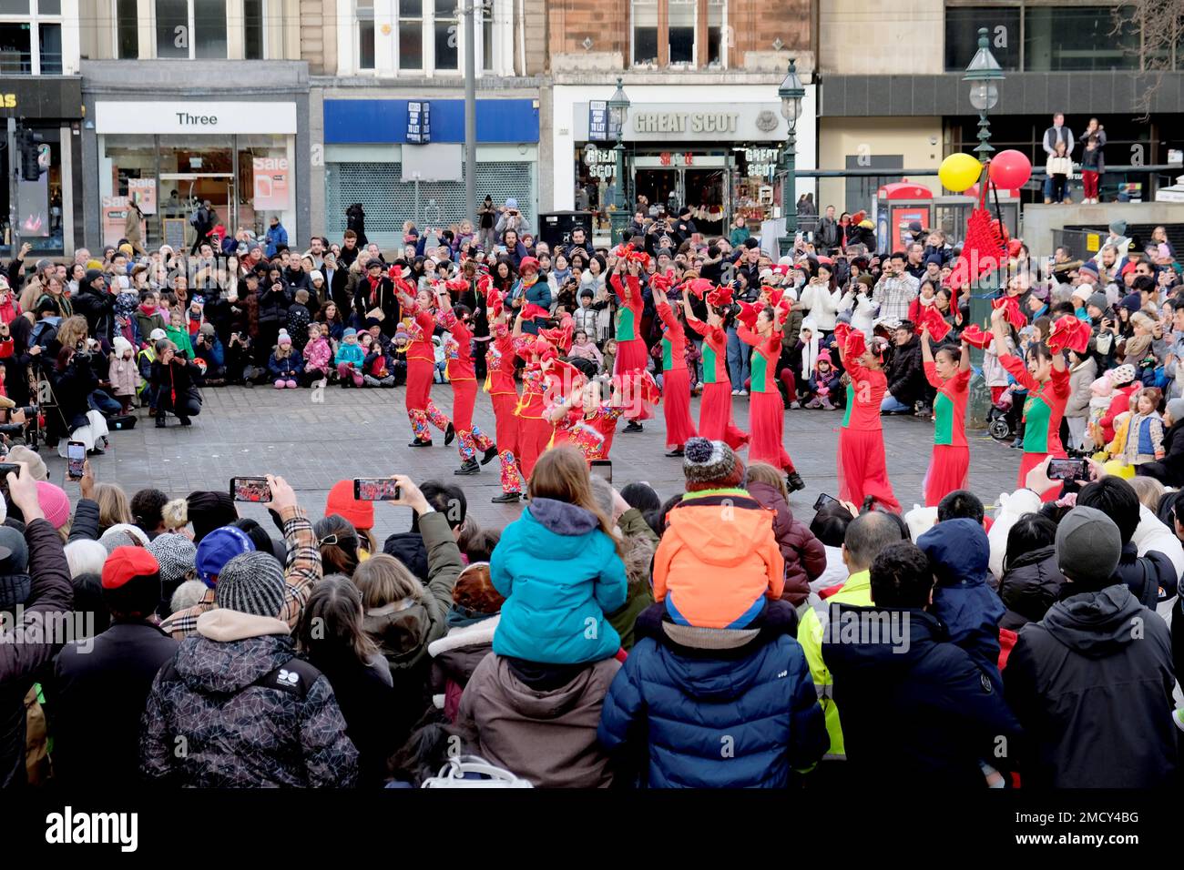 Édimbourg, Écosse, Royaume-Uni. 22nd janvier 2023. Le nouvel an chinois, l'année du lapin se fête au Mound dans le centre-ville, avec danse, costumes et expositions culturelles et artistiques. Crédit : Craig Brown/Alay Live News Banque D'Images