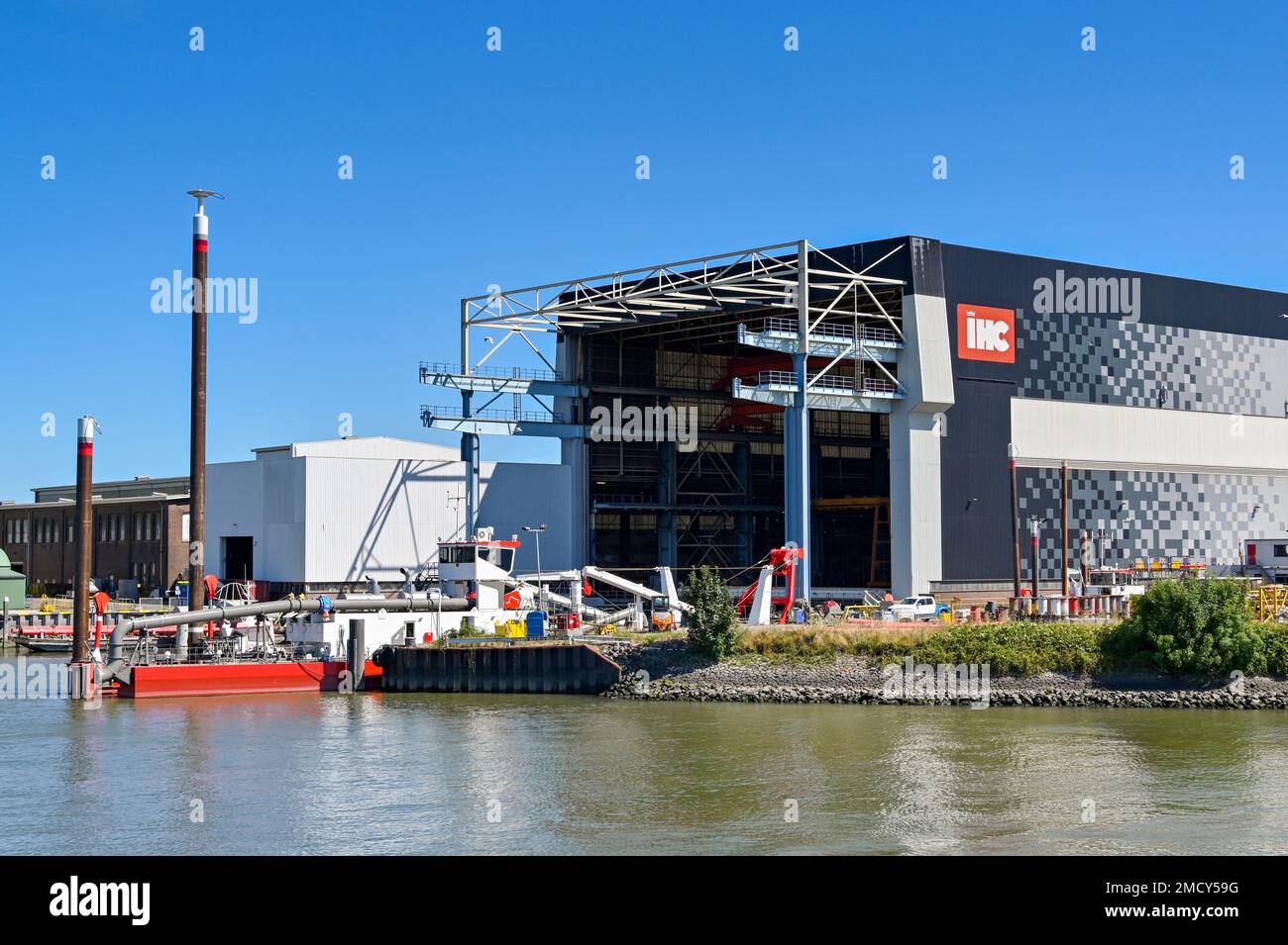 Rotterdam, Nertherlands - août 2022 : construction au chantier naval IHC sur la rivière Nieuwe Maas. Banque D'Images