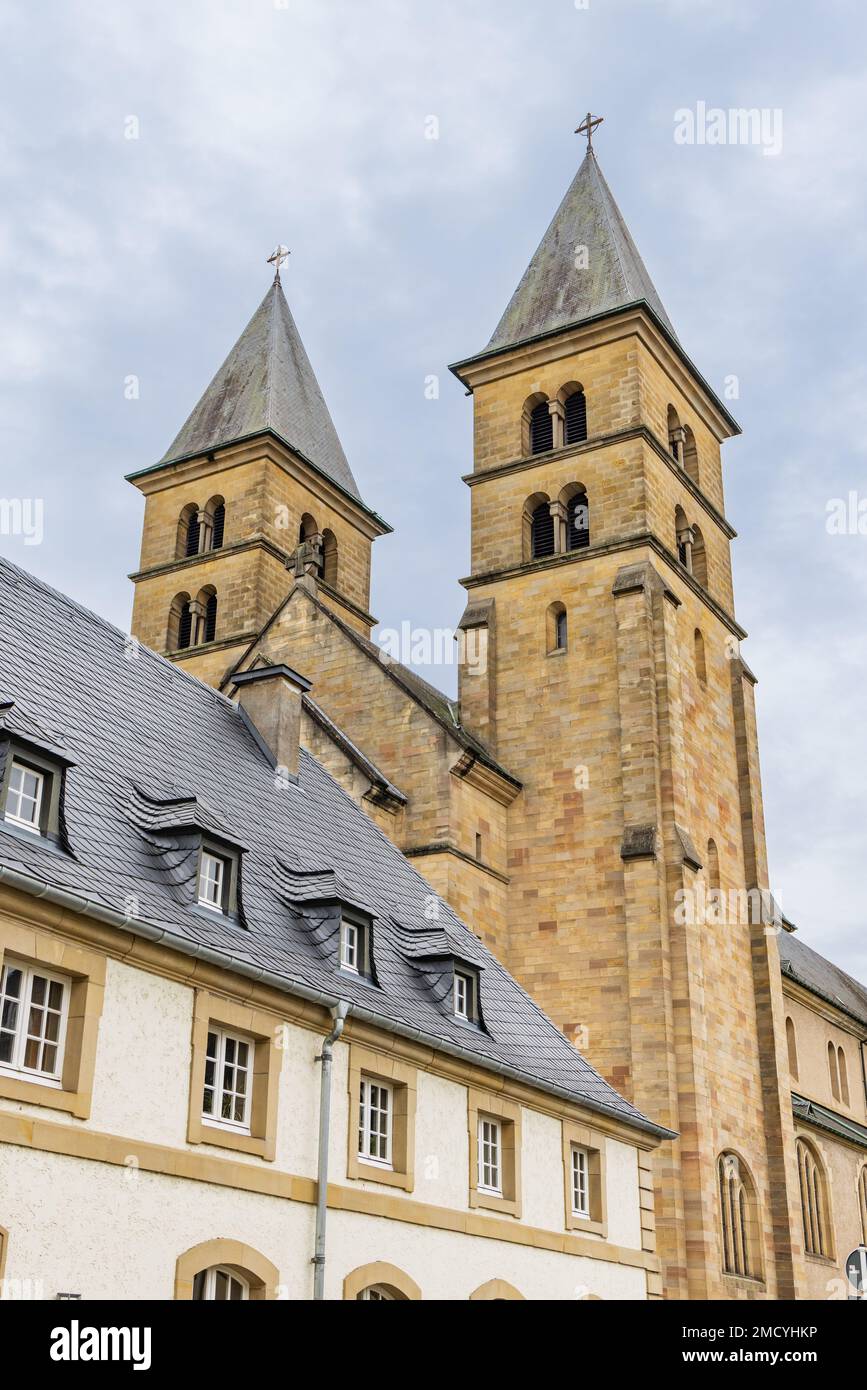 Paysage urbain d'Echternach avec abbaye de Willibordus dans la plus ancienne ville de Luxembourg. Près de Mullerthal. Banque D'Images